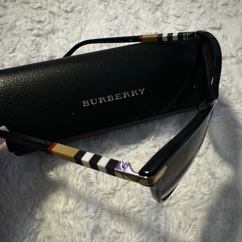 ✨ Burberry Sunglasses